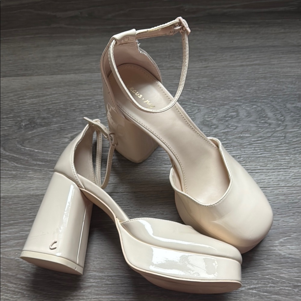 Circus by Sam Edelman Cream Heels